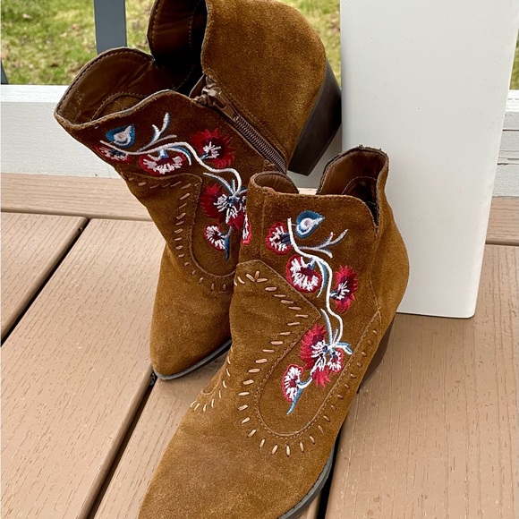 Carlos Santana Ankle Boots Brown Embroidered Suede Size 7.5 - Picture 3 of 8